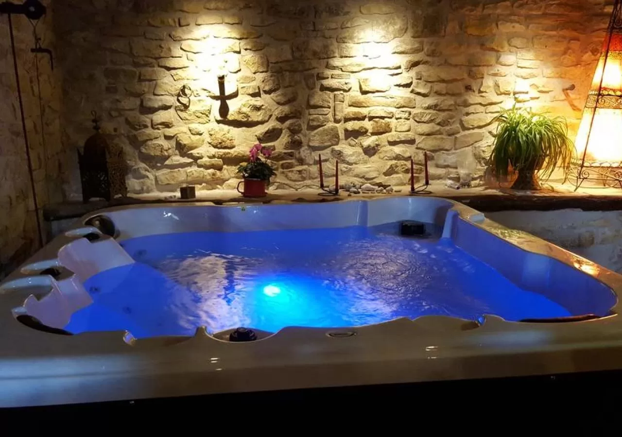 JACUZI-2817