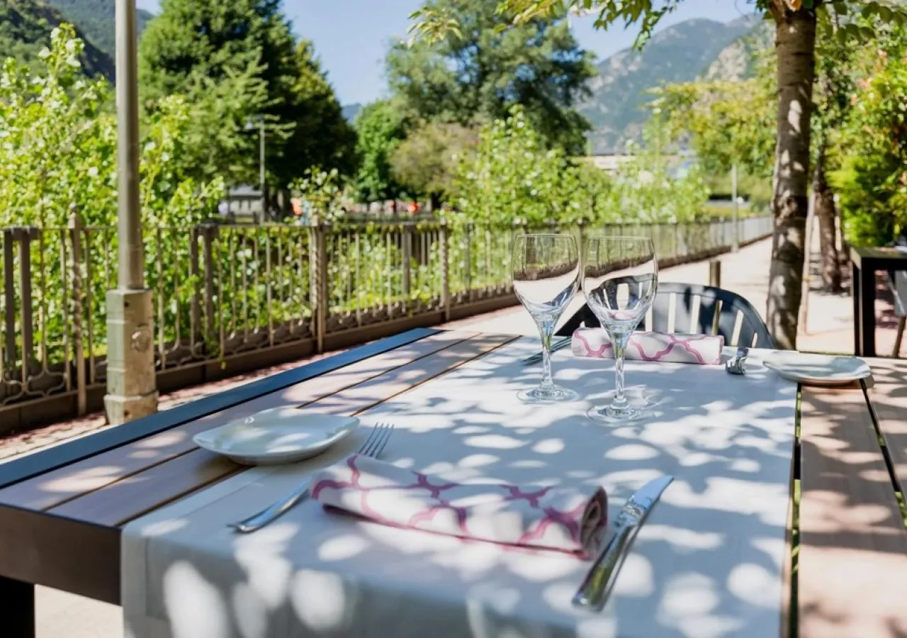 RestaurantPlato-Terrace-01-5128