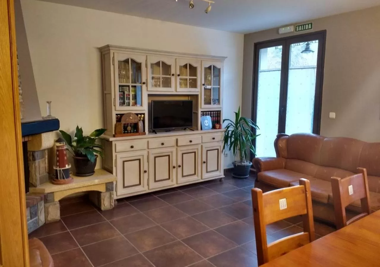 SALON-2329