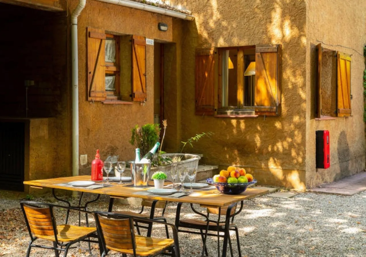 villaengracia-patio-3600